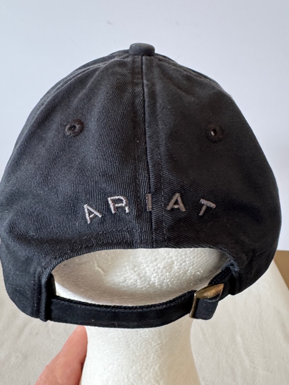 Ariat ball cap - Picture 4 of 8
